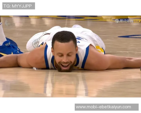 库里分享谷歌折叠手机广告幕后花絮巴特勒奇特造型意外现身引关注